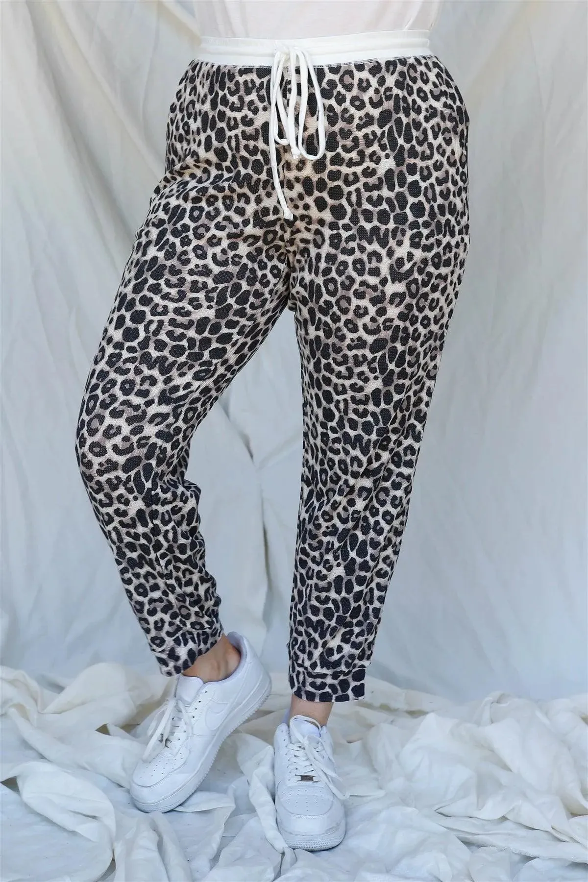 Junior Plus Brown Leopard Print Two Pocket Joggers Pants /2-1-1